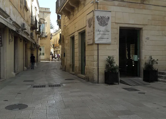Gatto Bianco La Dimora Storica 3* לצ'ה